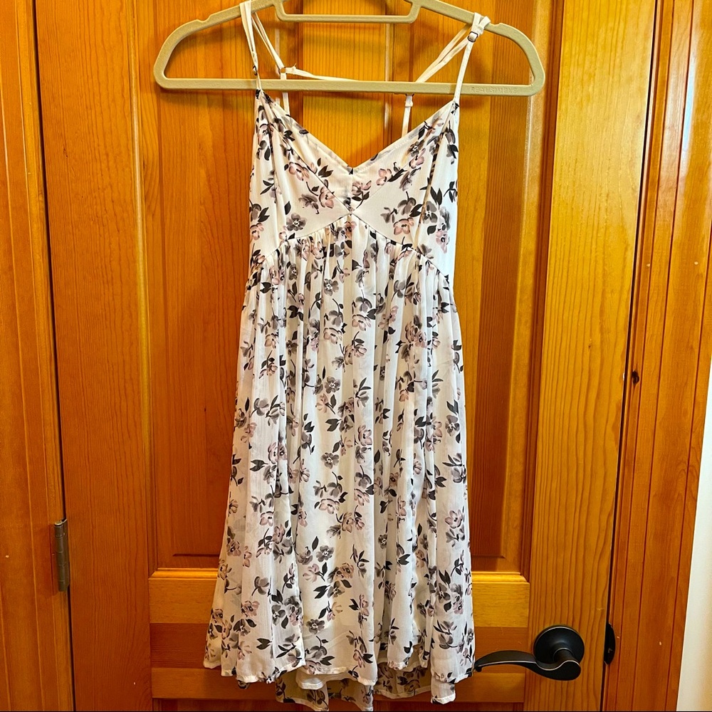 COPY - Hollister White Floral Strappy Summer Dress Size S